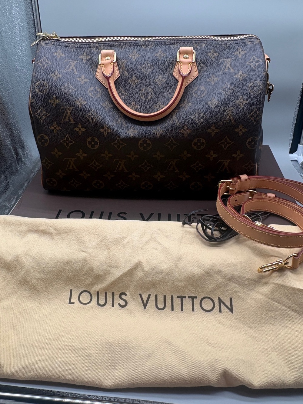 Authentic Louis Vuitton Speedy Bandoulière 35 Monogram Canvas Like New